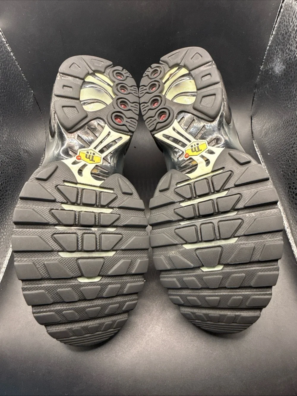 Size 6Y (GS) - Nike Air Max Plus Low Black Pure Platinum, 655020-053, No Box
